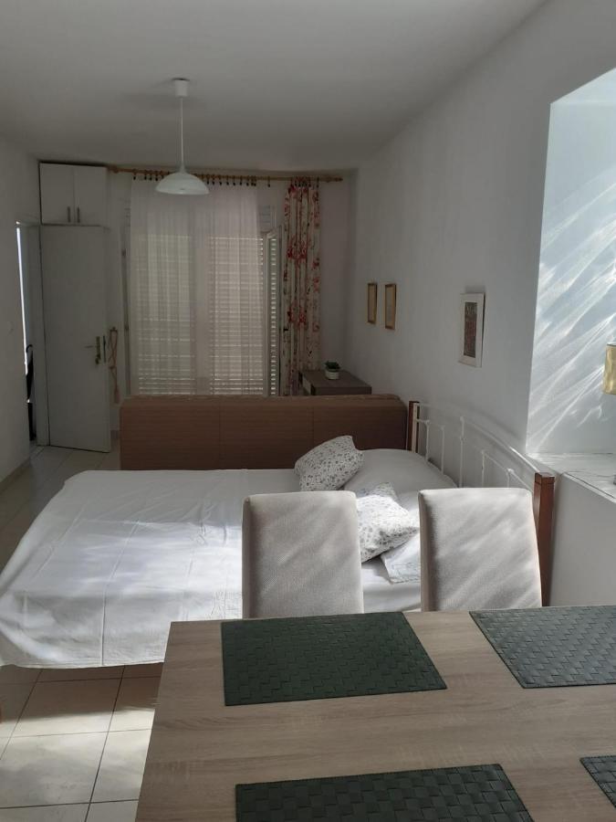 Sobe Zeneral Hotel Novalja Kültér fotó