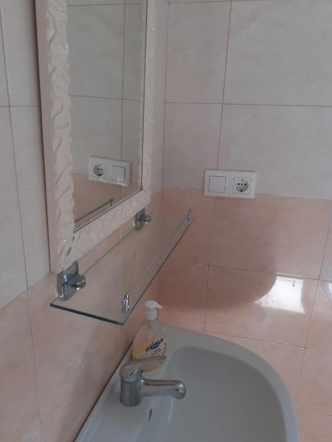 Sobe Zeneral Hotel Novalja Kültér fotó